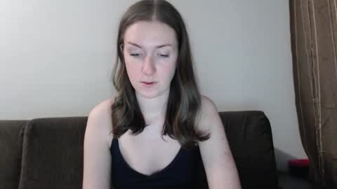 lily_love_x online show from January 6, 11:31 pm