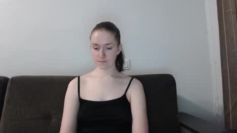 lily_love_x online show from October 12, 11:28 pm