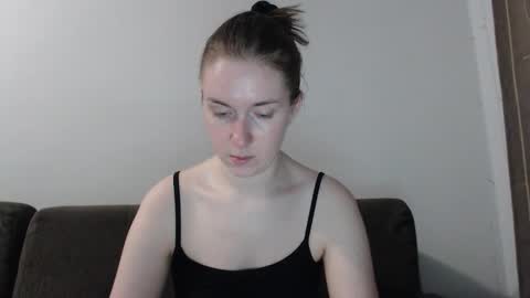 lily_love_x online show from September 14, 5:32 am