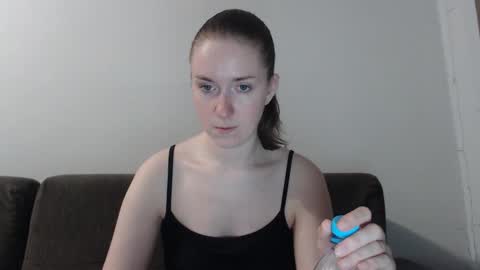 lily_love_x online show from October 20, 2:05 am