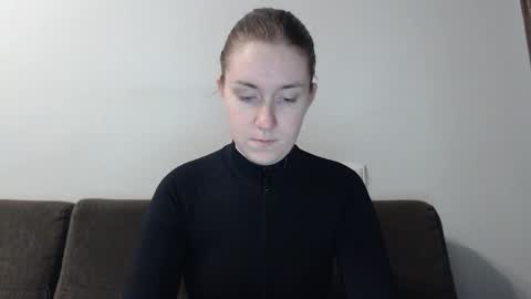 lily_love_x online show from February 5, 2:40 am