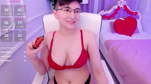 Snapshot of lily_merlin chatting on February 17, 7:26 am Lily online show from February 17, 7:26 am