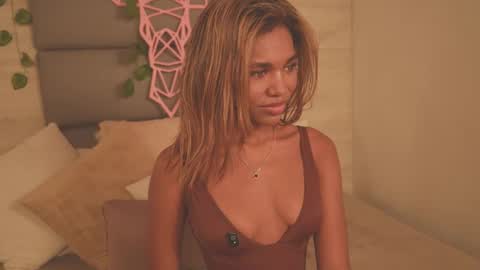 Lily Miiller online show from January 16, 10:52 pm