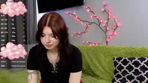 Lily online show from June 27, 9:37 am