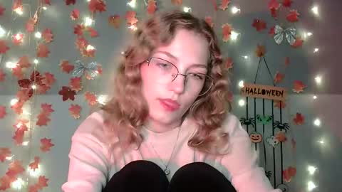 small lily online show from October 15, 1:23 pm