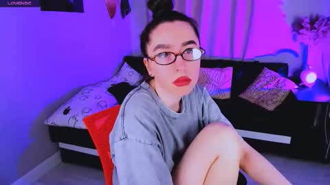 LILY online show from October 22, 8:28 am