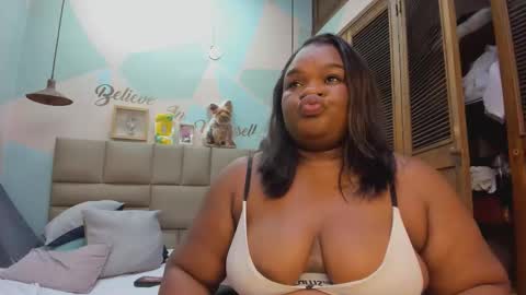 Snapshot of lilybaudyn_ chatting on September 9, 12:32 am Lily online show from September 9, 12:32 am