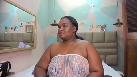 Snapshot of lilybaudyn_ chatting on February 21, 8:29 am Lily online show from February 21, 8:29 am