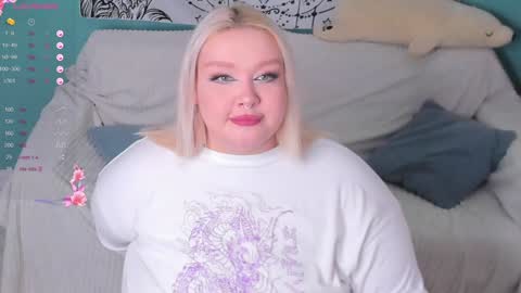 Lily online show from December 18, 5:00 pm