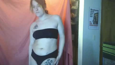 lilybvixen online show from April 9, 1:28 pm