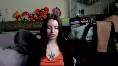 lilycandy_ online show from February 8, 4:14 pm