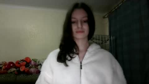 lilycandy_ online show from December 4, 4:54 pm
