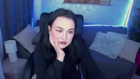 Snapshot of lilyfoxyy chatting on February 27, 6:24 am Lily online show from February 27, 6:24 am
