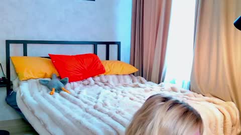Lily online show from June 22, 3:36 am