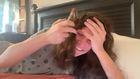 lilylustwell online show from June 18, 7:19 pm