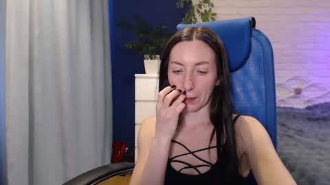 Lily online show from October 15, 5:43 am