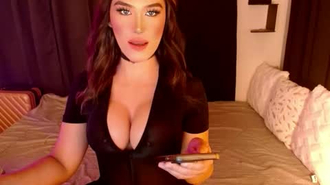 Snapshot of lilymonstercock chatting on September 9, 2:33 am IM YOUR TRUE GODESS Lilymonstercock online show from September 9, 2:33 am