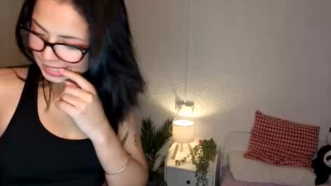 LillyPanda online show from October 19, 7:07 pm