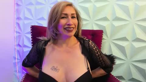 Lily Queen online show from September 26, 6:05 pm