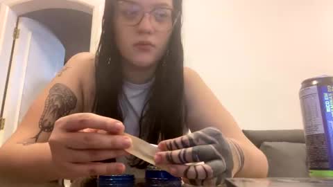 lilyswear online show from February 7, 11:45 am