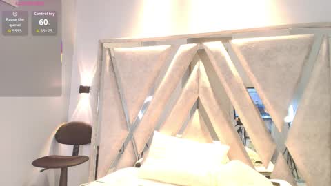 lilyth_7 online show from October 30, 4:24 am