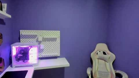 lilyth_7 online show from September 28, 4:21 am