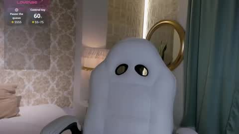 Lilyy online show from September 27, 9:01 pm