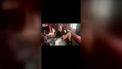 Lilythesmooth online show from February 9, 10:30 am