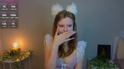 Julie online show from February 14, 7:38 pm