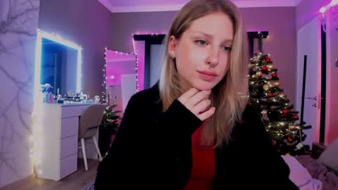 Lily online show from December 29, 10:36 pm