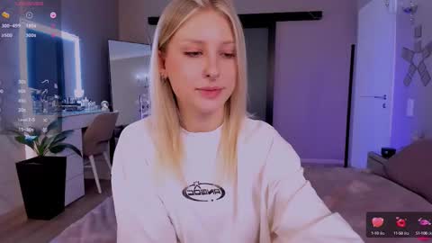 Lily online show from February 10, 2:59 pm