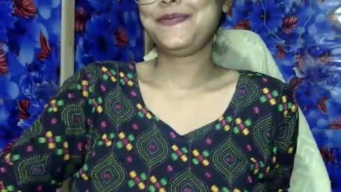 limaakter246618 online show from April 29, 2:44 pm