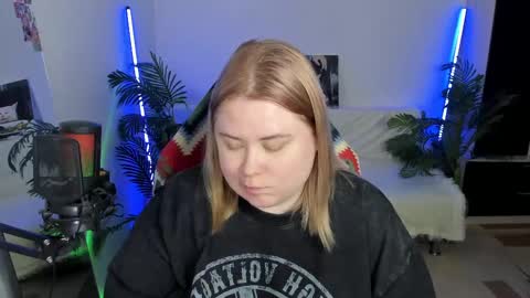 Snapshot of lina_linx chatting on February 25, 10:31 pm lina_linx online show from February 25, 10:31 pm