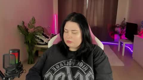 Snapshot of lina_linx chatting on September 19, 6:50 am lina_linx online show from September 19, 6:50 am