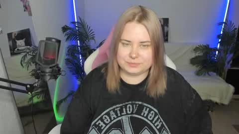 Snapshot of lina_linx chatting on March 4, 9:54 pm lina_linx online show from March 4, 9:54 pm