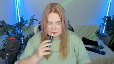 Snapshot of lina_linx chatting on February 1, 8:47 pm lina_linx online show from February 1, 8:47 pm