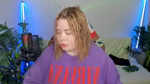 Snapshot of lina_linx chatting on February 14, 8:21 am lina_linx online show from February 14, 8:21 am