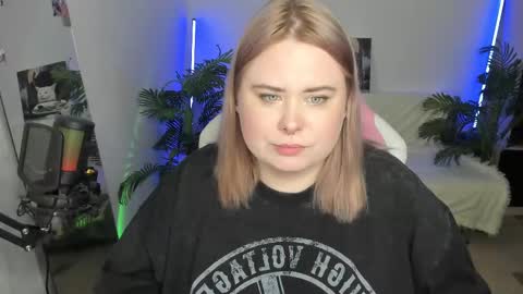 Snapshot of lina_linx chatting on March 6, 11:31 pm lina_linx online show from March 6, 11:31 pm