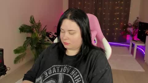Snapshot of lina_linx chatting on September 25, 6:59 pm lina_linx online show from September 25, 6:59 pm