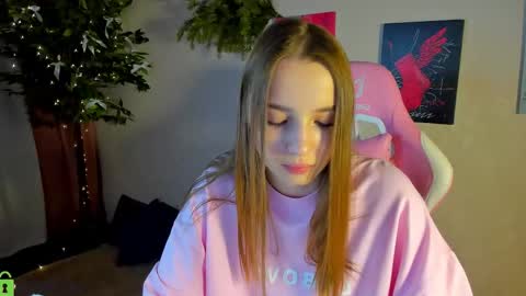 LINA online show from December 20, 1:12 am