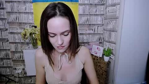 Snapshot of lina_star_s chatting on September 19, 7:12 am Lina online show from September 19, 7:12 am