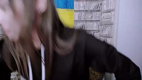 Lina online show from October 13, 9:55 am