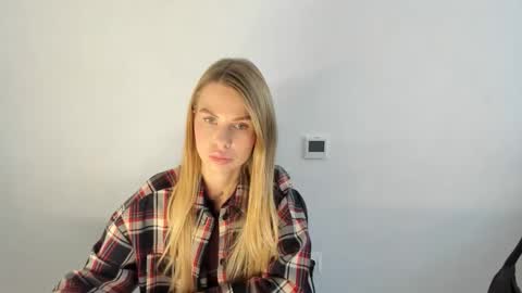 Snapshot of linabey chatting on October 22, 1:24 pm linabey online show from October 22, 1:24 pm