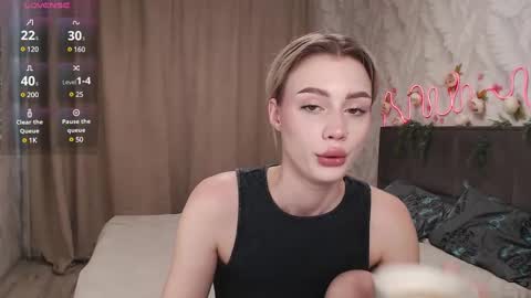 linacute52 online show from March 2, 10:45 am