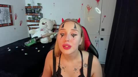 Lina online show from October 20, 10:15 pm