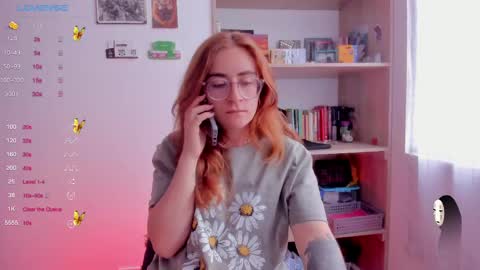 Snapshot of linda_giggle chatting on February 24, 5:09 pm Giggles online show from February 24, 5:09 pm