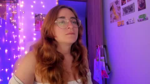 Giggles  online show from September 29, 11:04 pm