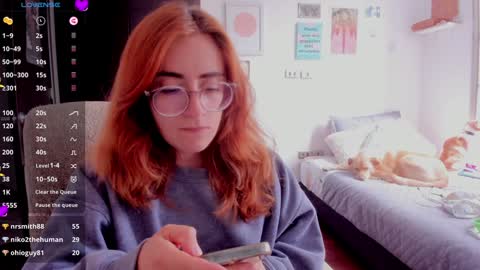 Snapshot of linda_giggle chatting on December 2, 5:32 pm Giggles online show from December 2, 5:32 pm