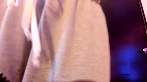 Lindaa maria  online show from October 12, 12:58 am