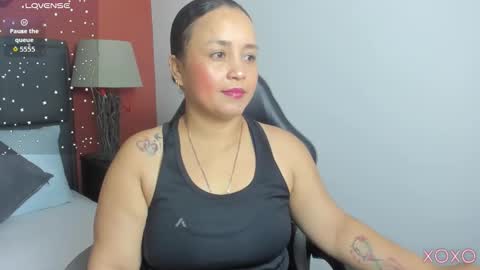 L I N D A online show from February 6, 8:33 pm